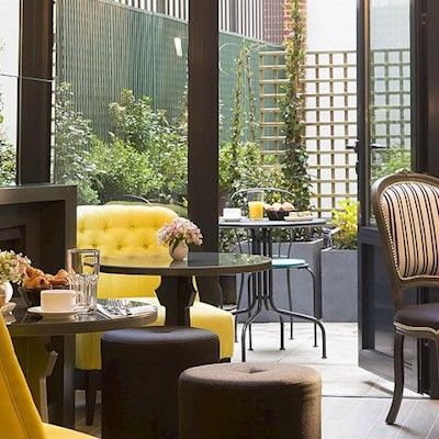 Hotel Les Plumes Paris