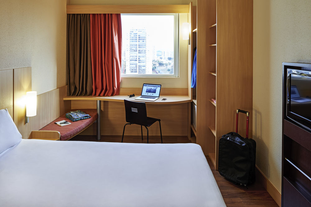 Ibis Gare Du Nord La Fayette Hotel Parigi