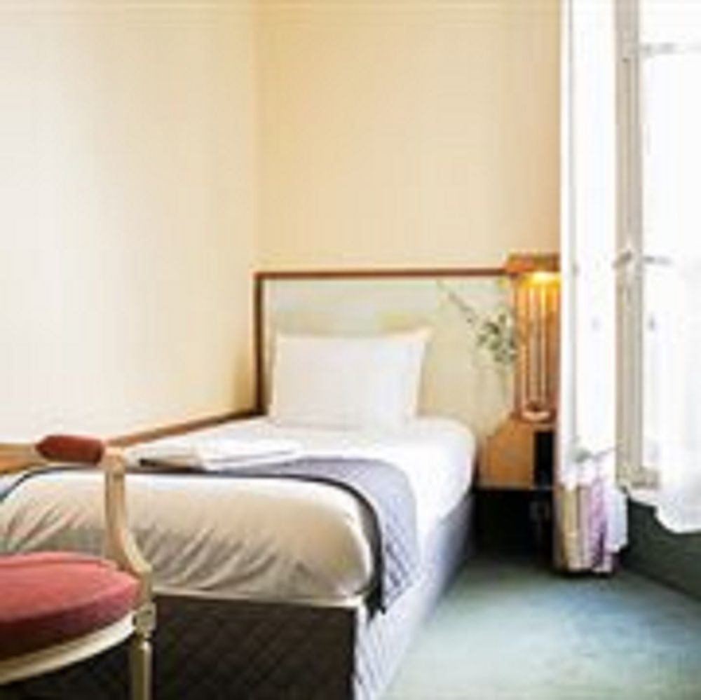 France Louvre Hotel Paris