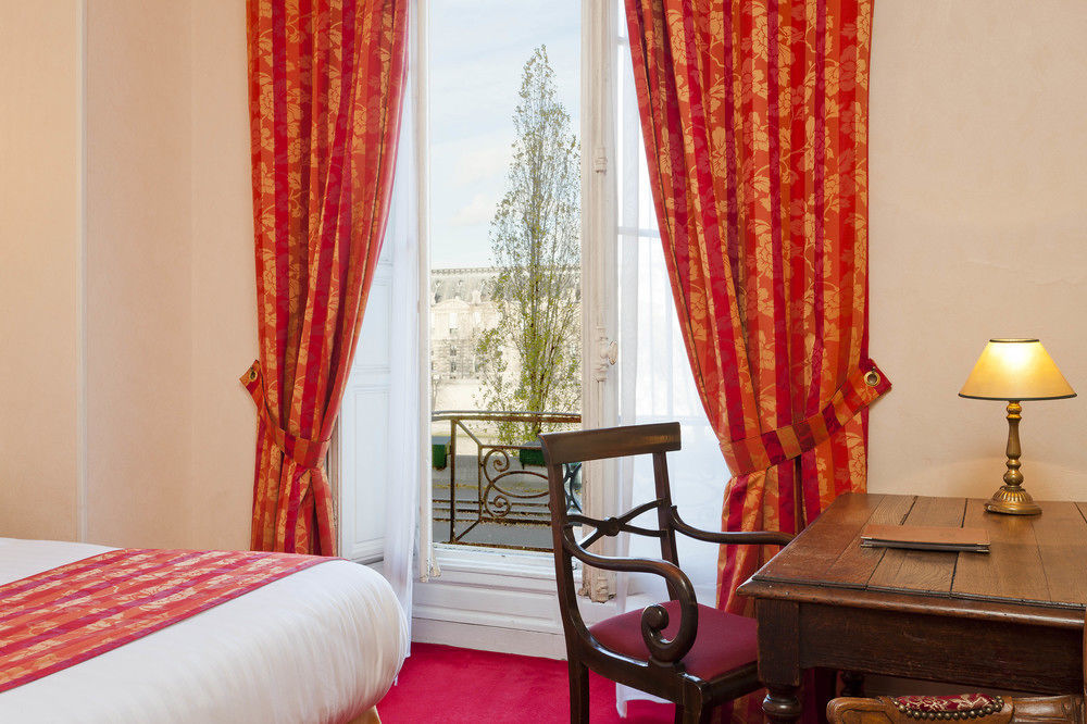 Du Quai Voltaire 3* Parigi