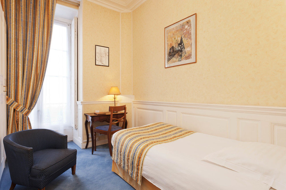 Du Quai Voltaire Hotel Parigi