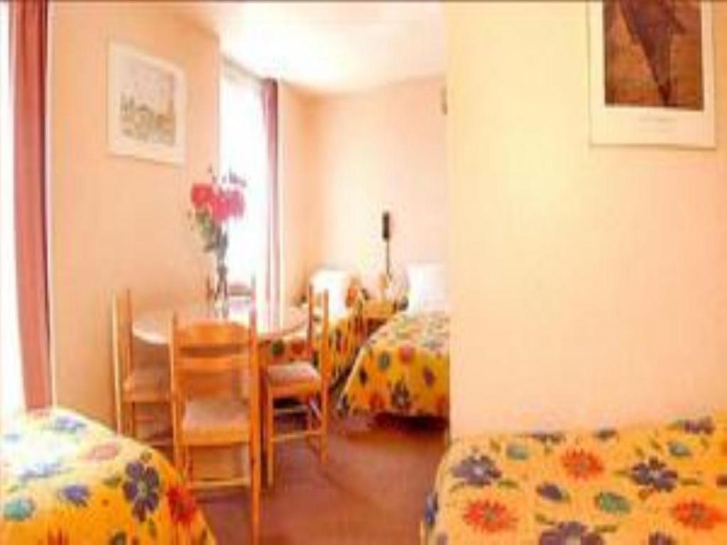 Caravelle Hotel 3*