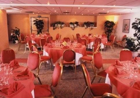 Hotel Median Congres Parigi