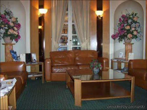 6 Vh Hotel