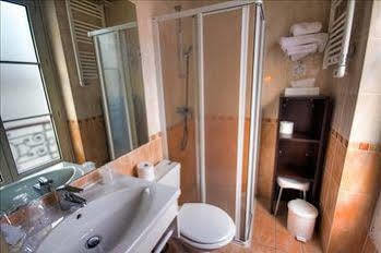 Hotel Des Trois Gares 3*
