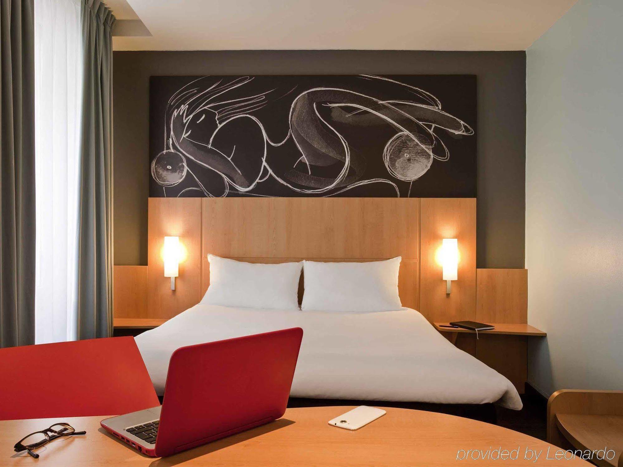 Ibis Gare De L'est Tgv Hotel Parigi