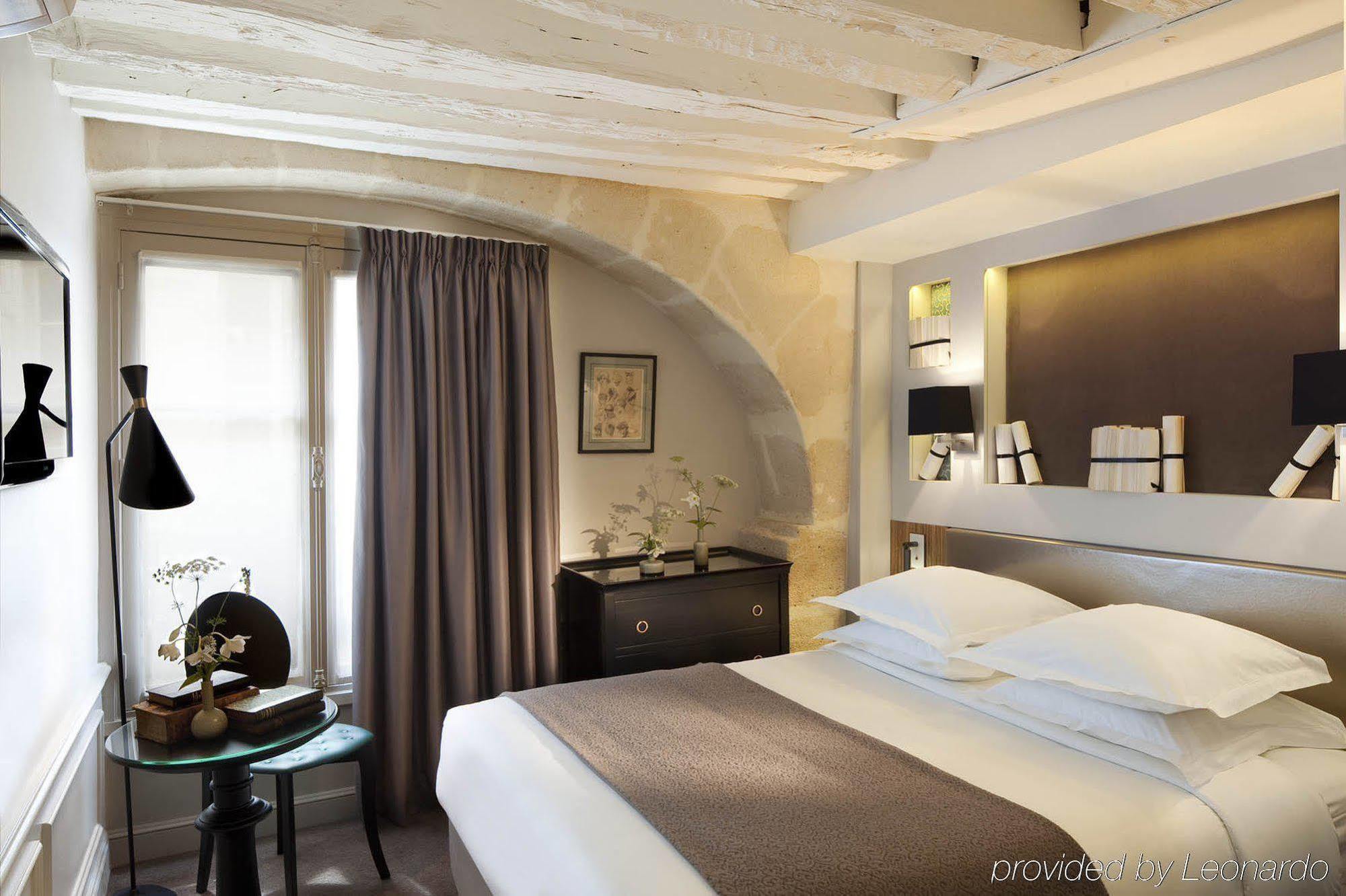 Verneuil Saint Germain 4* Parigi