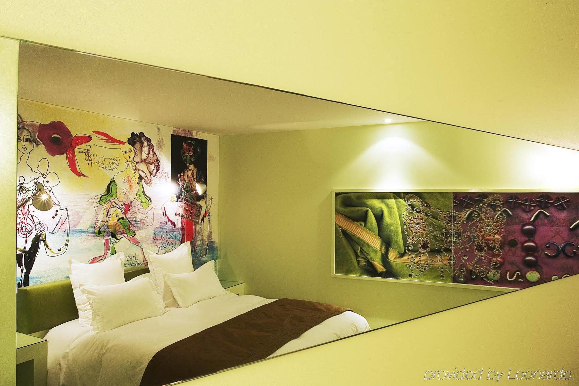 Du Petit Moulin, Haute Couture By Lacroix Hotel 4*