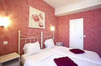 Hotel Du Midi Gare De Lyon 2*