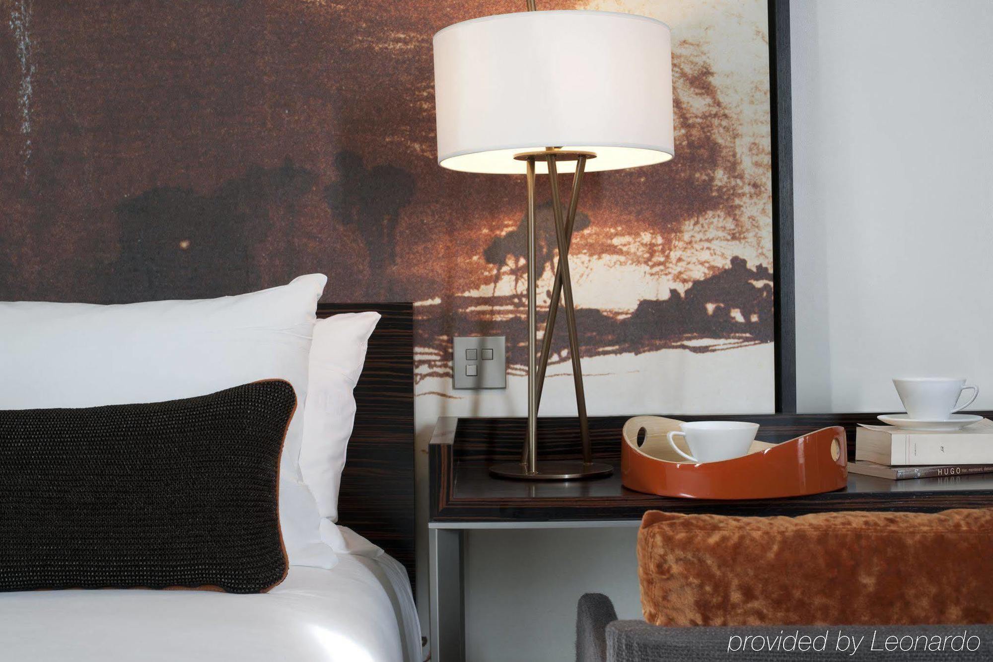 Nh Champs-elysees Hotel 4*