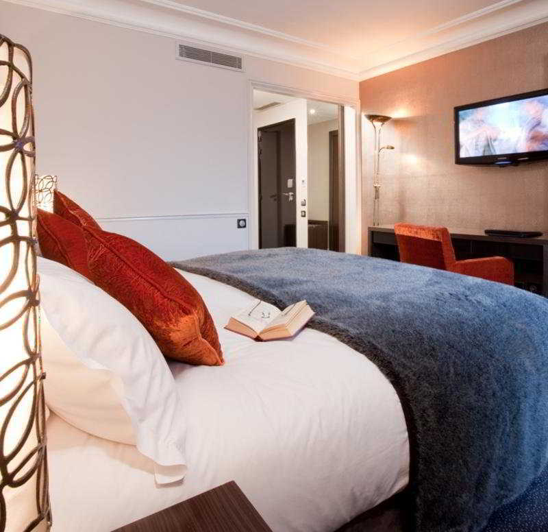 Lumen Louvre Hotel