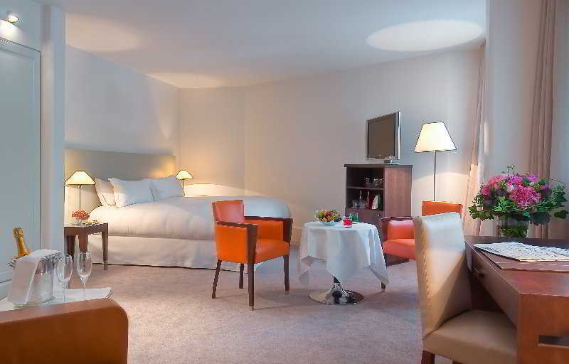 La Maison Champs Elysées 5*