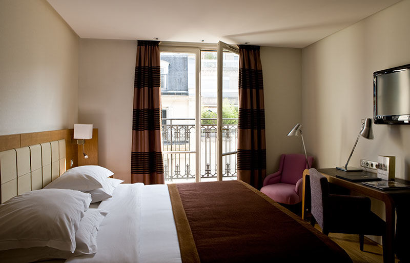 Le Six Hotel 4*