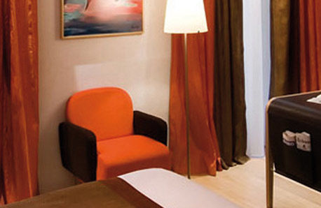 Le Six Hotel Paris
