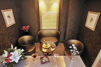 Des Champs-elysees Hotel