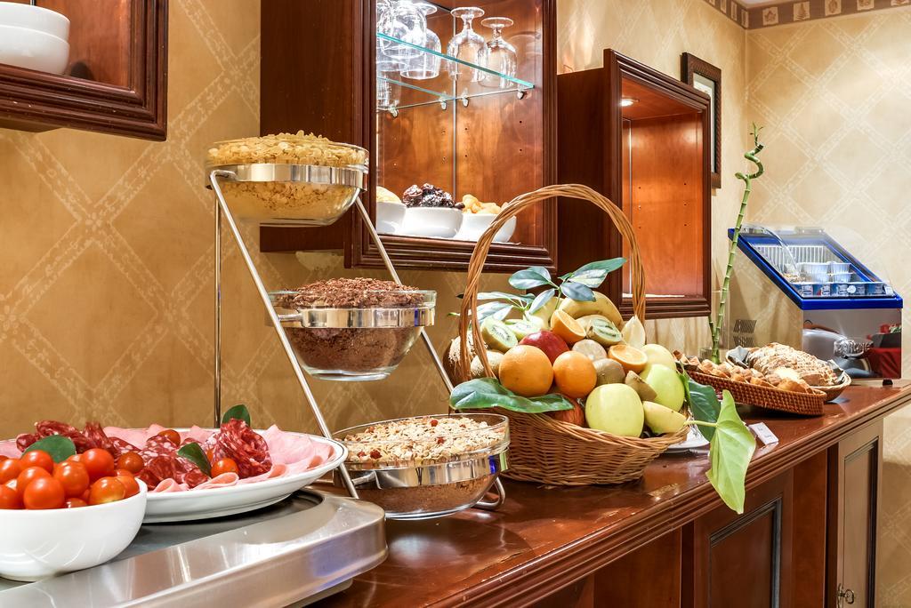 Montparnasse Hotel