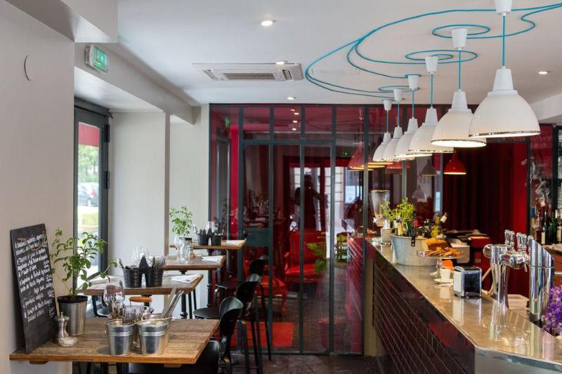Hotel Aux Trois Portes 2*