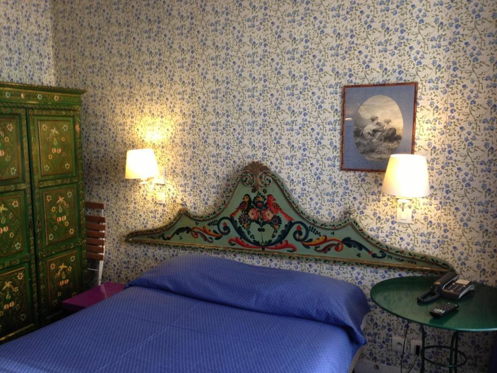 Agora Hotel 2*