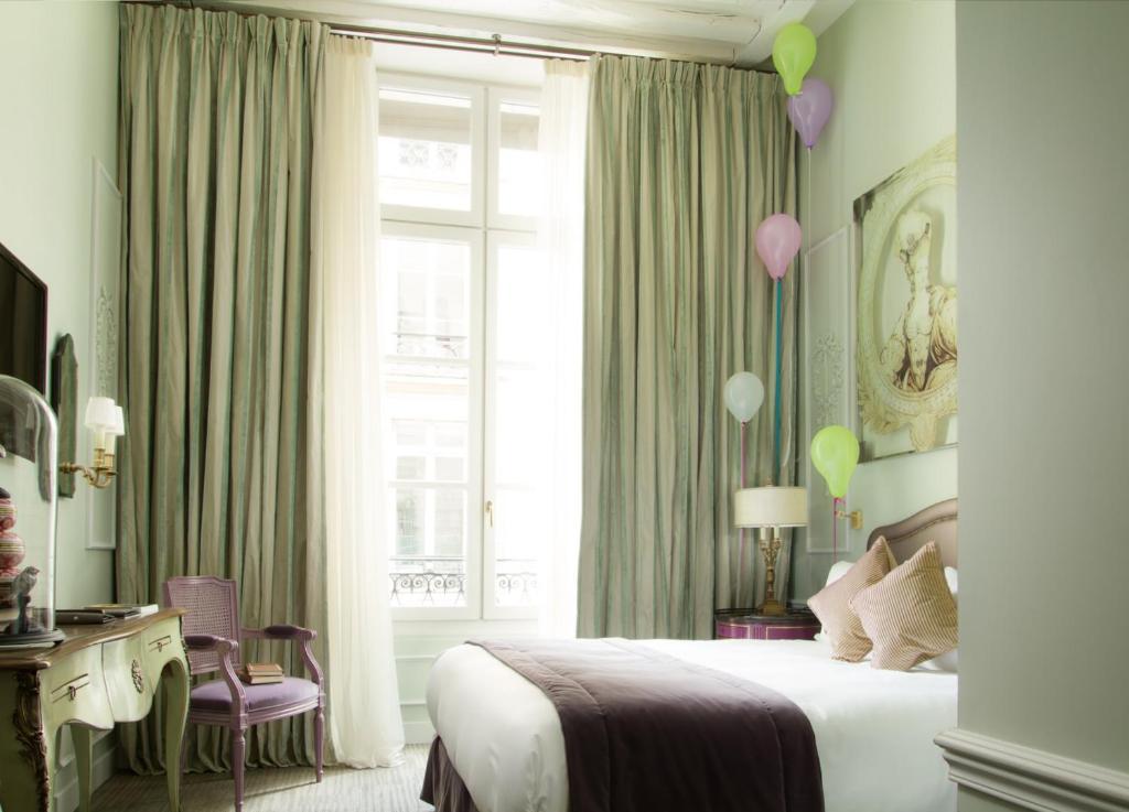 Hotel La Maison Favart Parigi