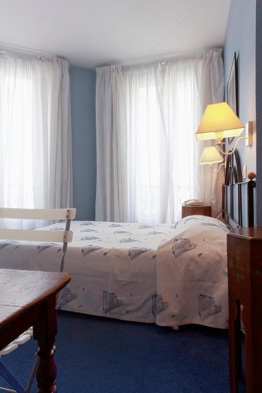 Agora Hotel 2*