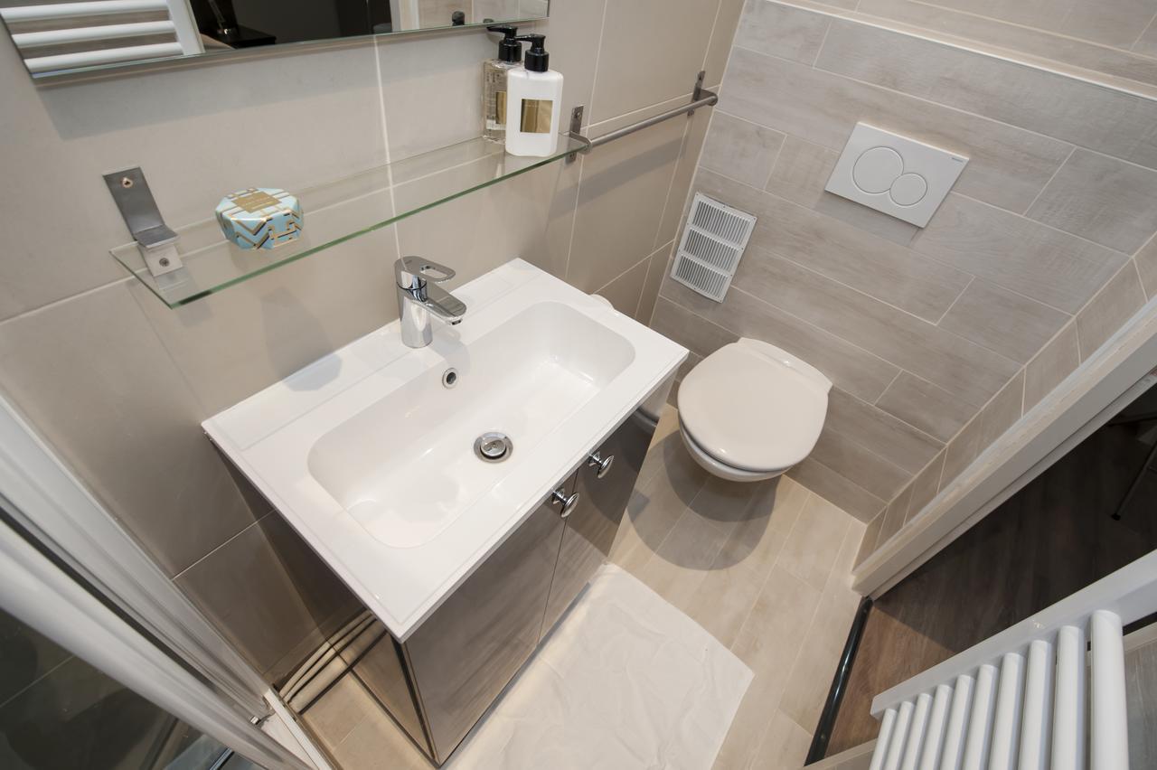 Hotel Le17 Furnished Paris