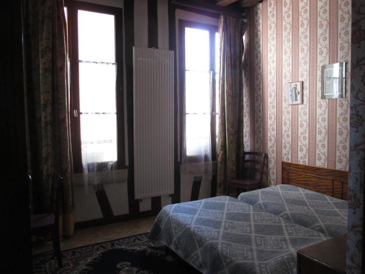 Stella Hotel *
