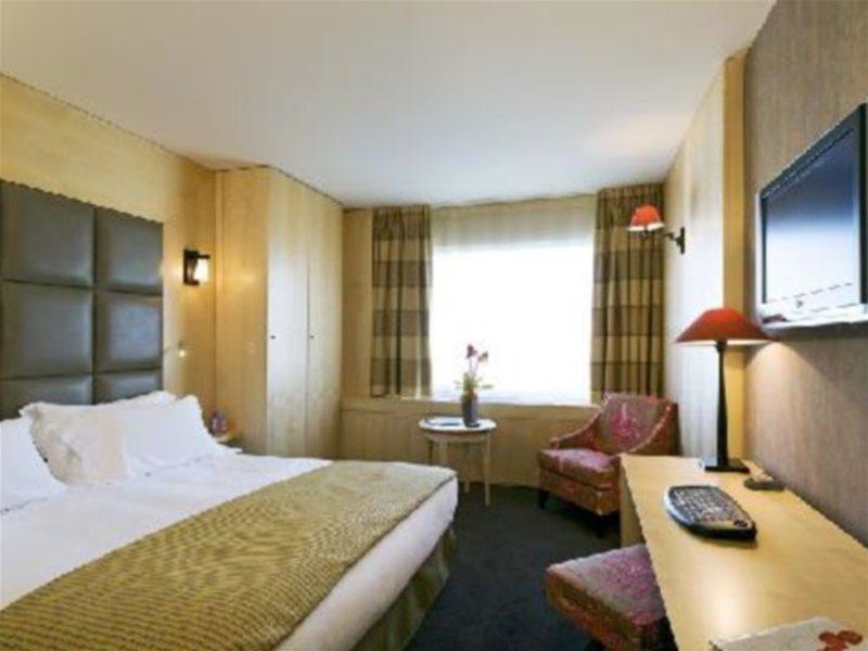 Pullman Rive Gauche Hotel 4*