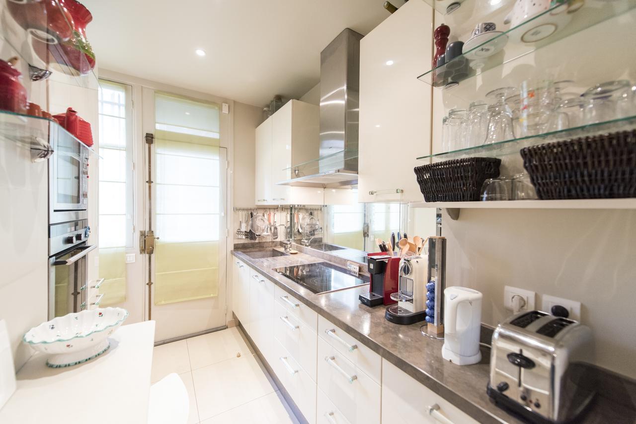 Veeve - Vintage Elegance In The 16th Apartment *