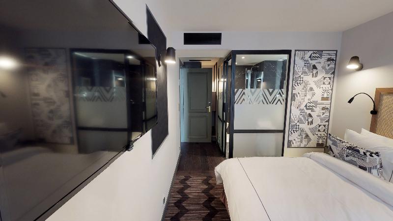 Mom'art Hotel