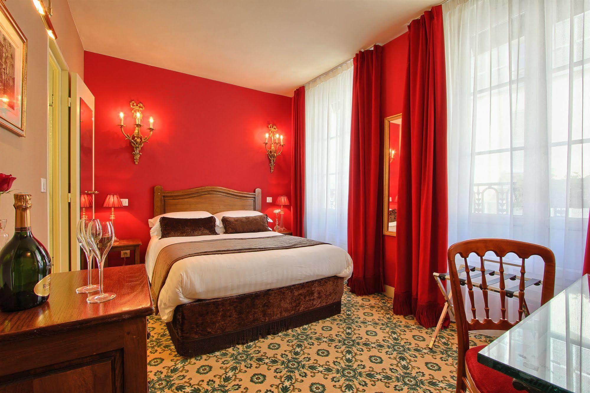 Hotel Des Deux Continents Paris