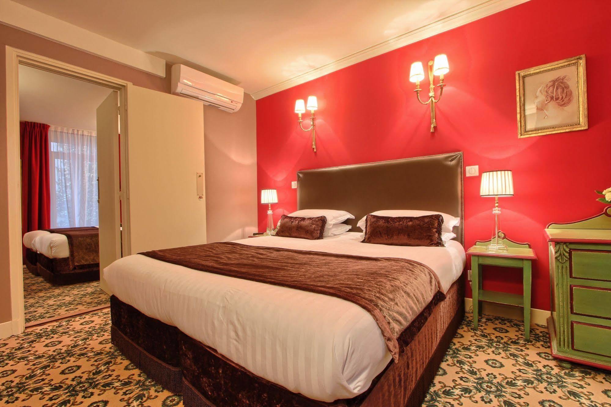 Des Deux Continents Hotel