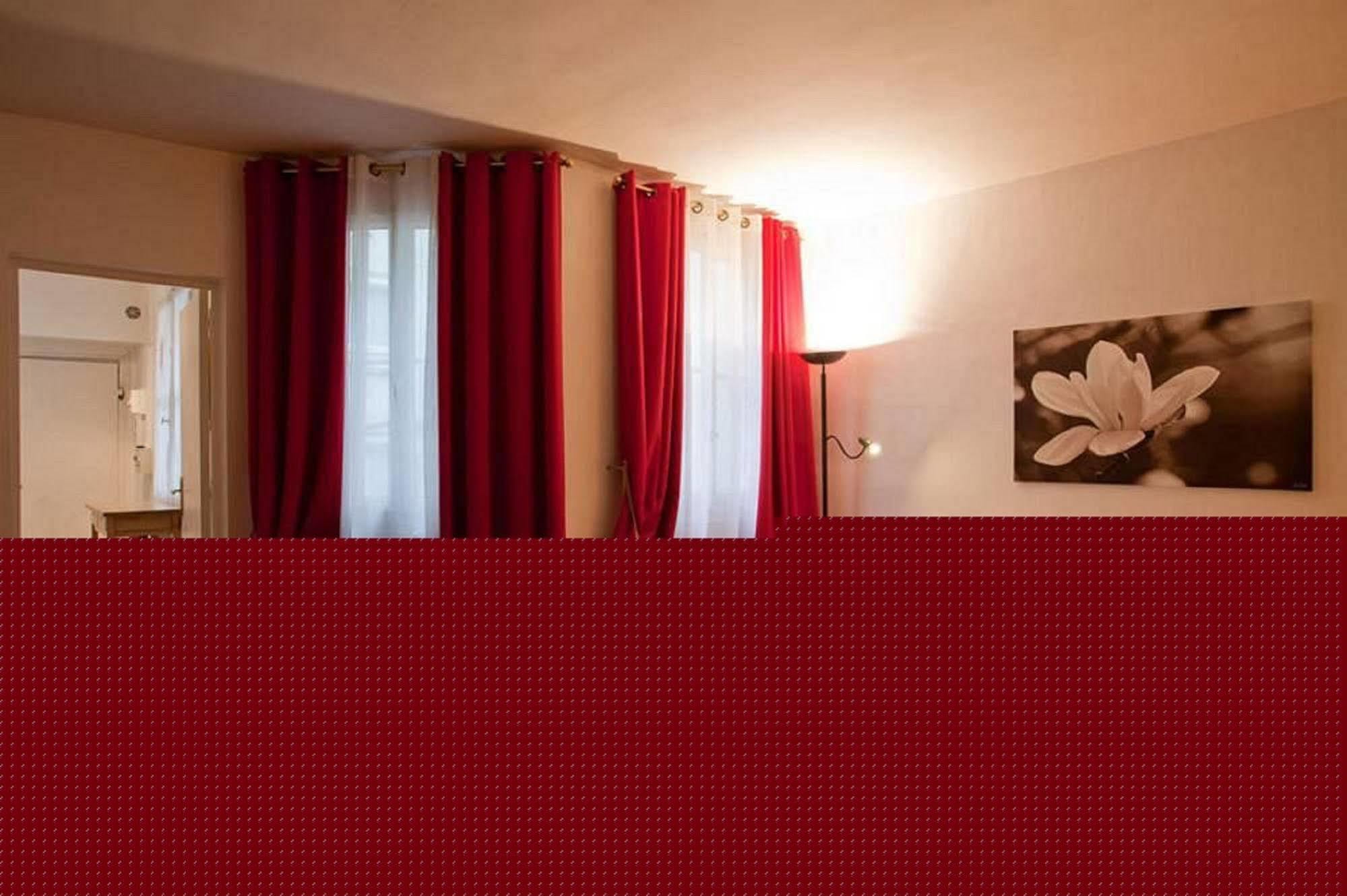 Hotel Du Lion D'or Louvre 3*