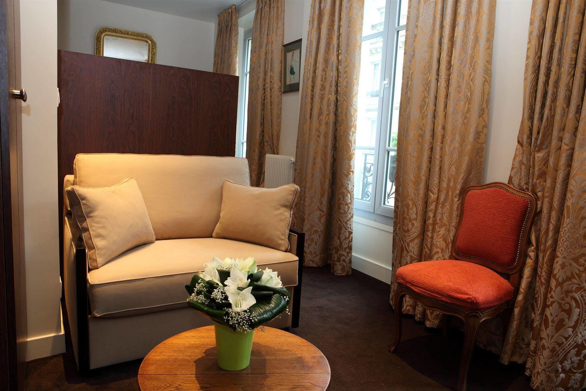 Queens Boutique Parigi