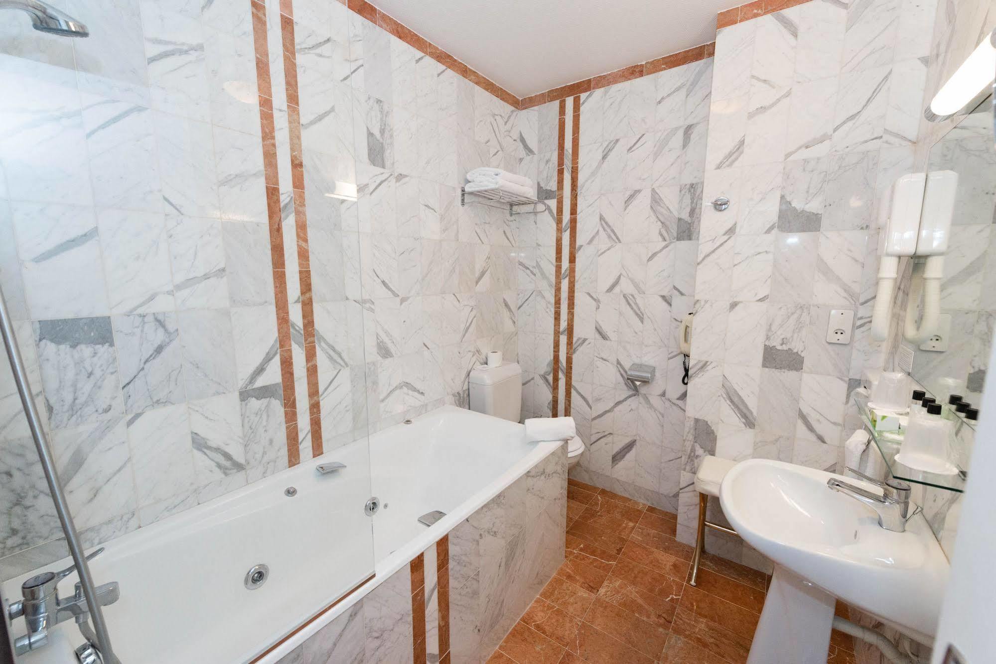 Hotel Princesse Caroline 3*