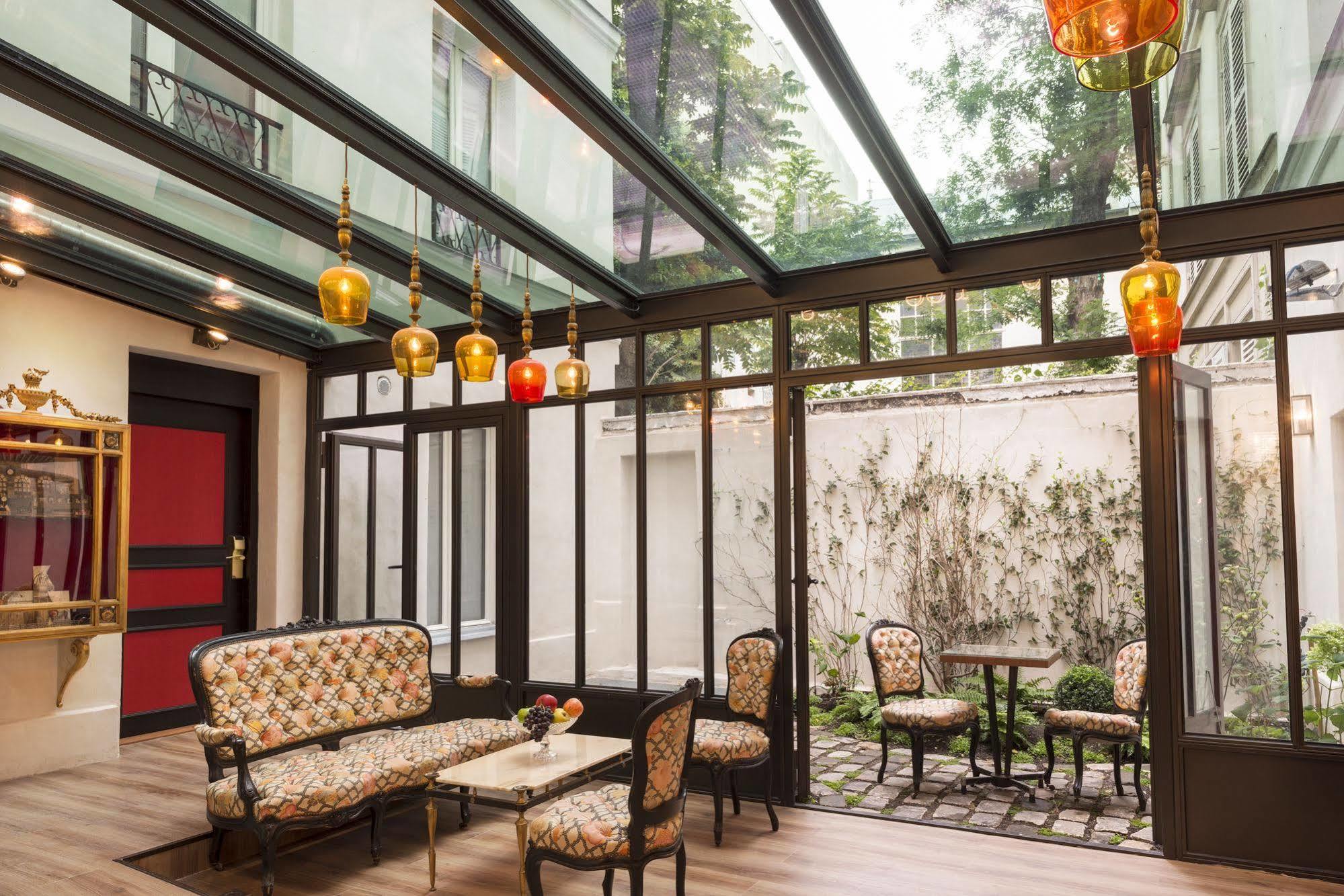 Sacha Hotel