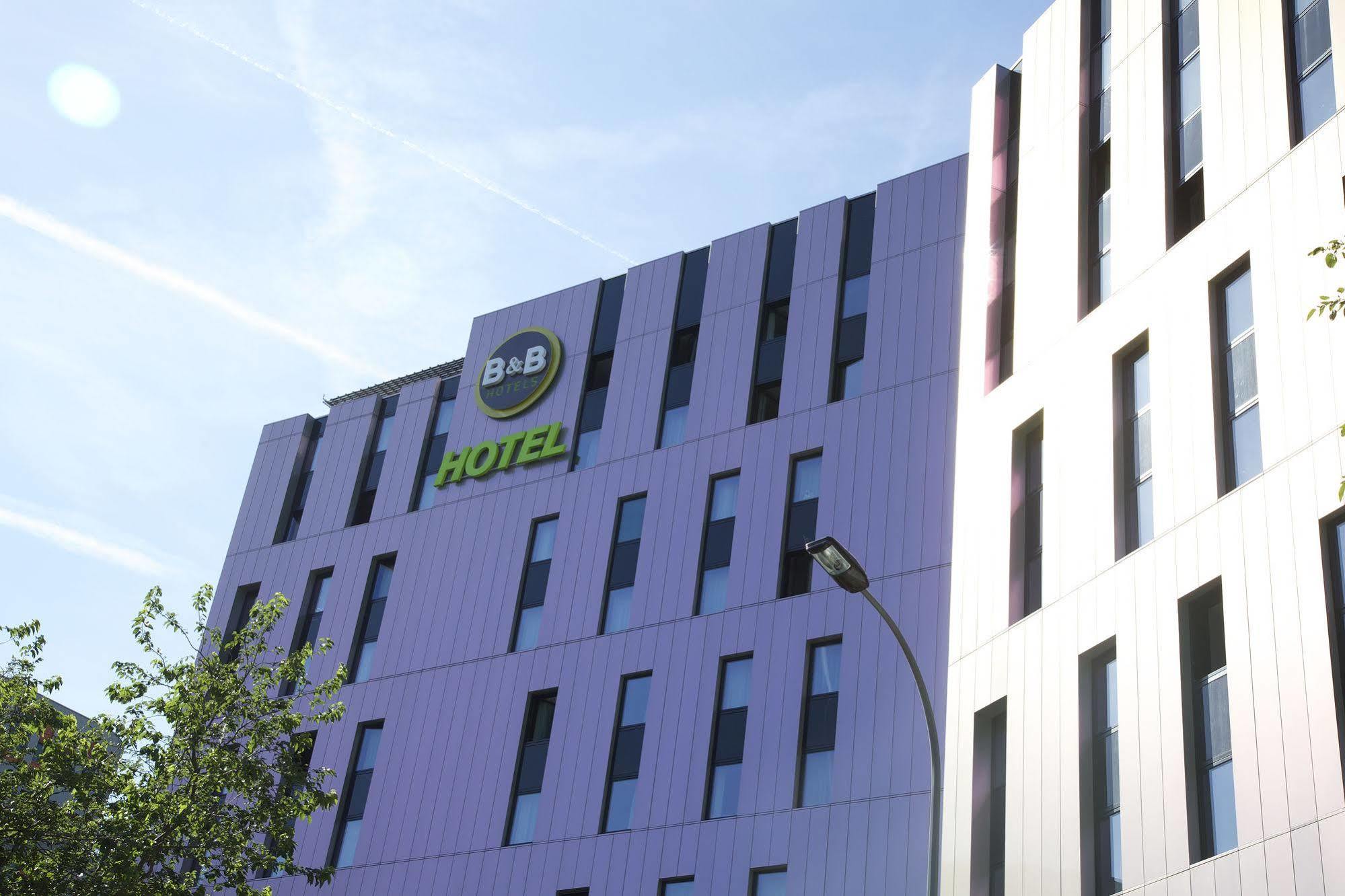 Porte Des Lilas Hotel Parigi