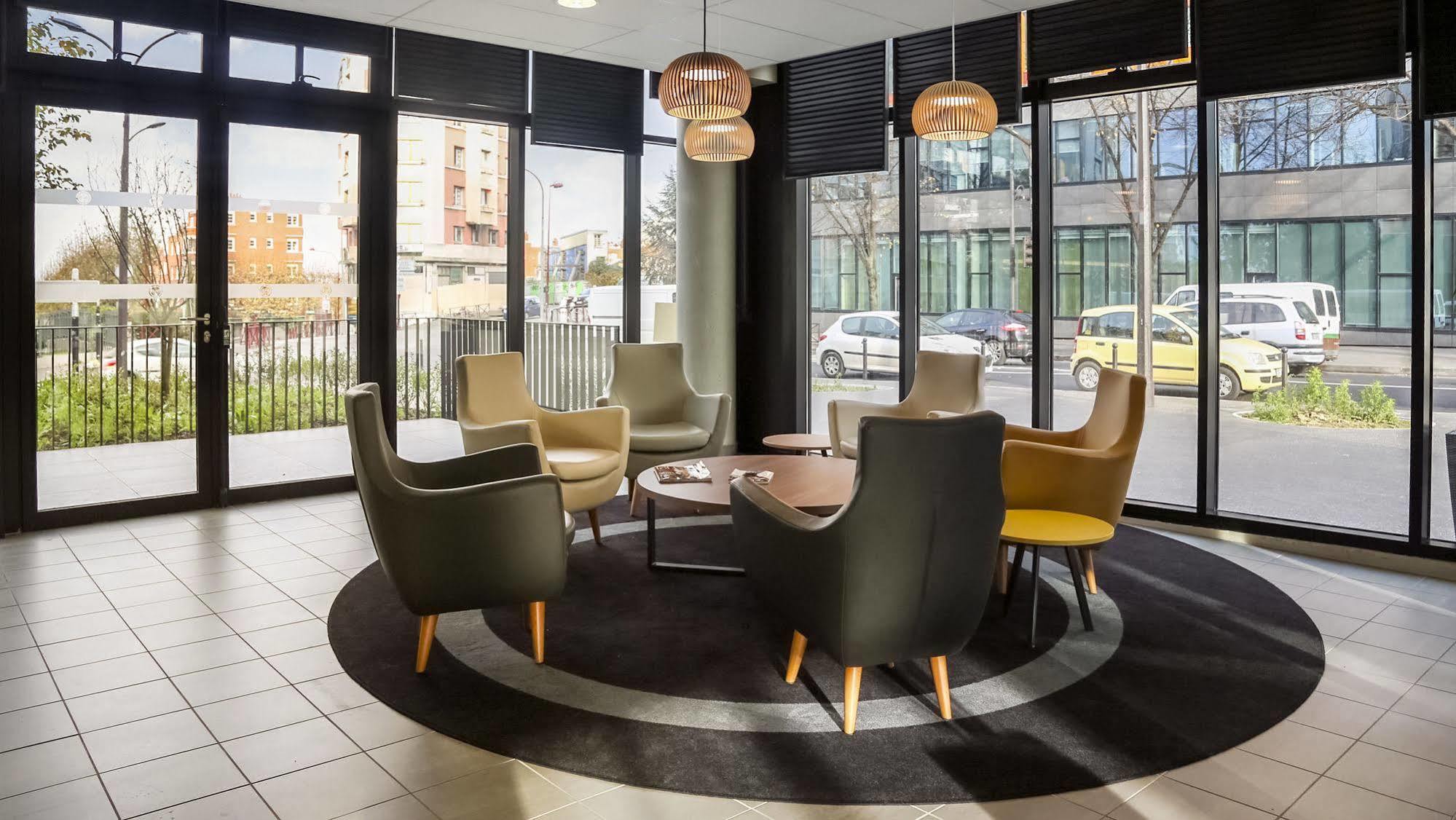 Hotel Porte Des Lilas Parigi