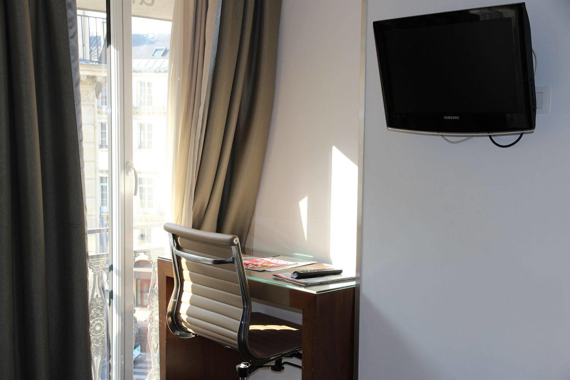 Art 3* Parigi