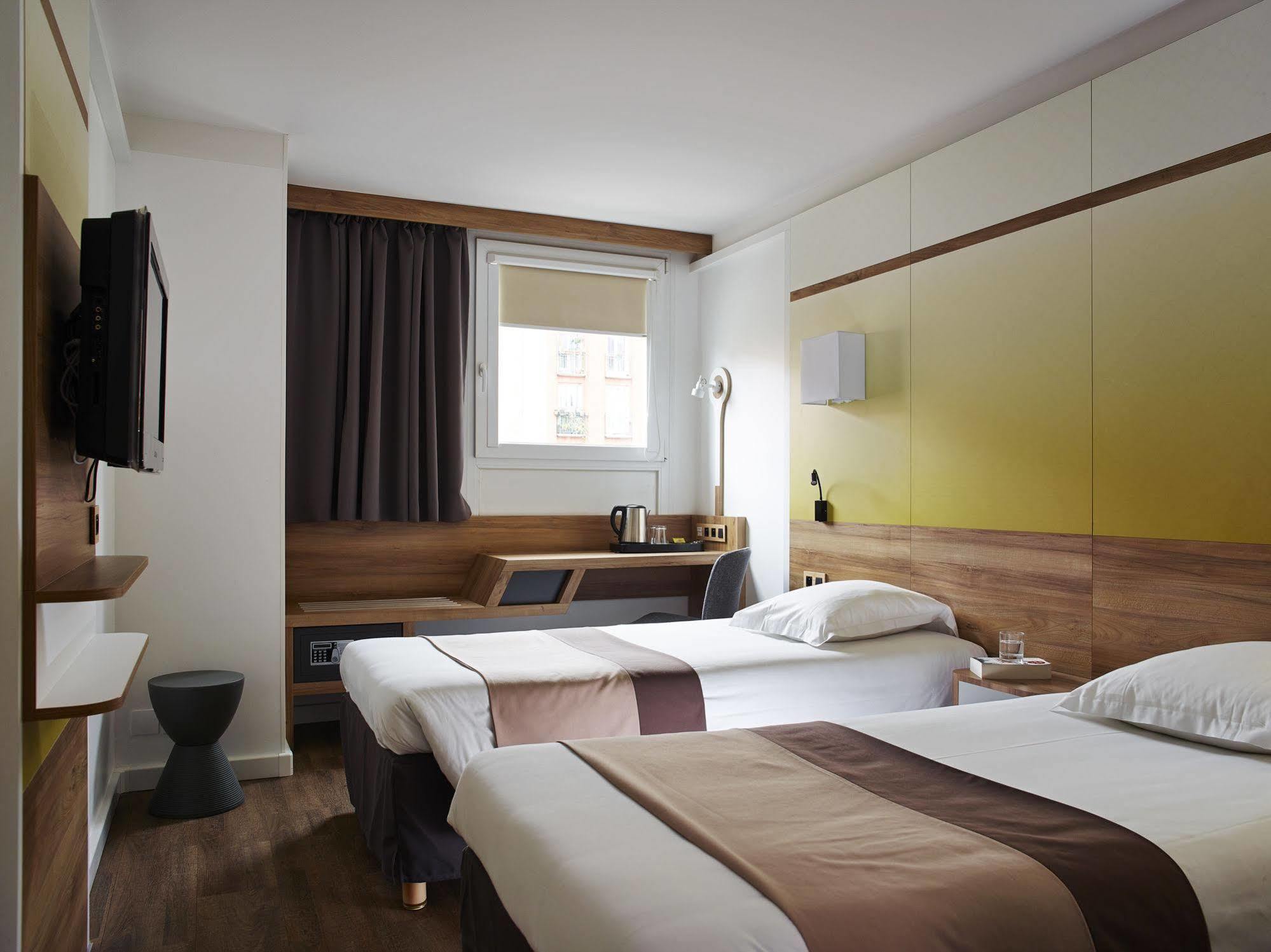 Hotel Median Porte De Versailles 3*