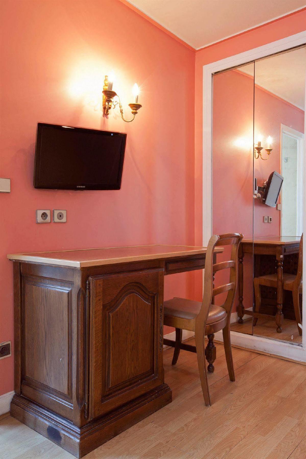 Hotel Bristol Republique Parigi