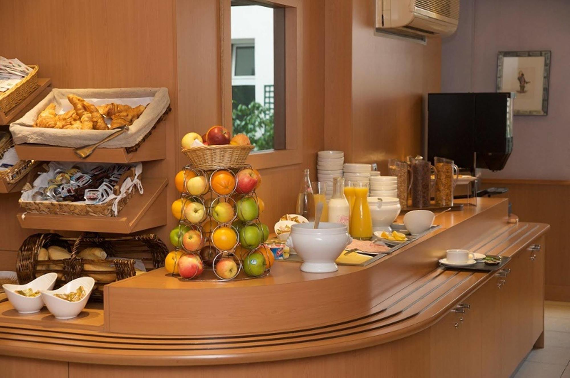 Campanile 14 - Maine Montparnasse Hotel 3*
