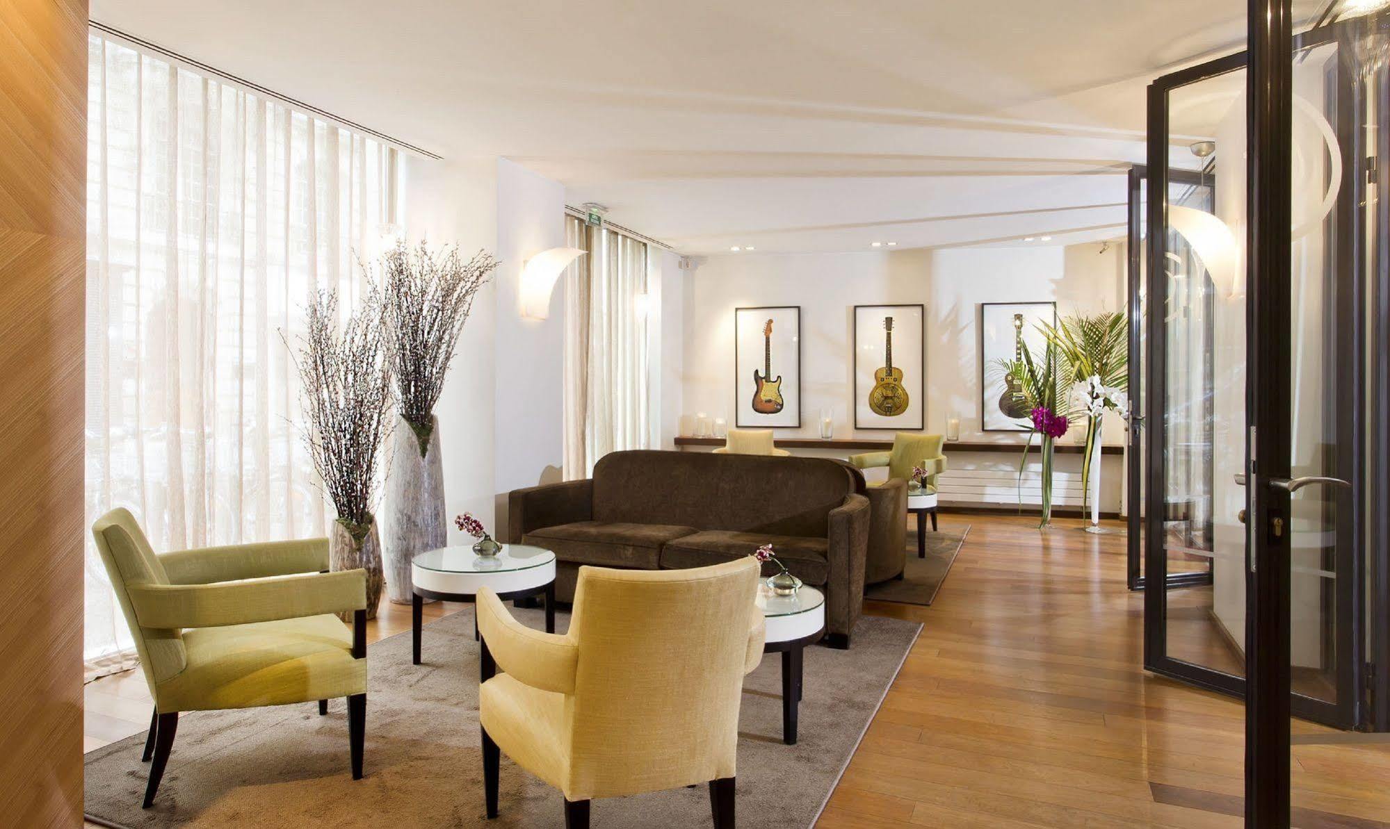 Hotel Le Colisée Parigi