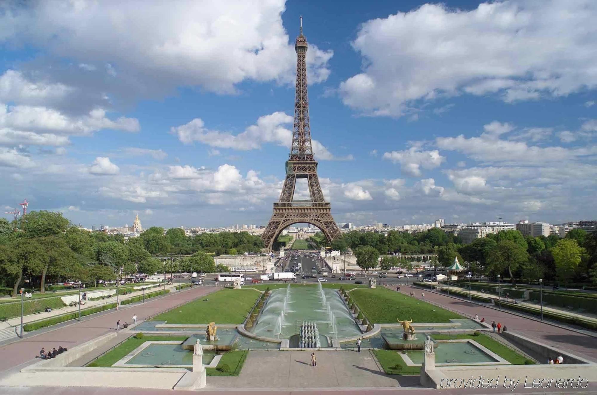 Mercure Tour Eiffel Grenelle Hotel 4*