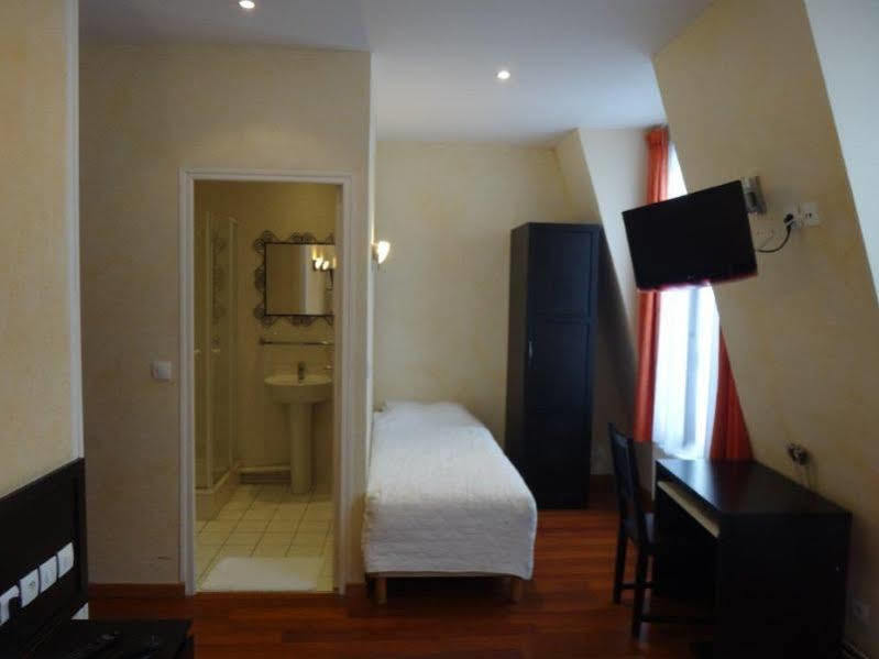 Hotel De Cabourg 2*