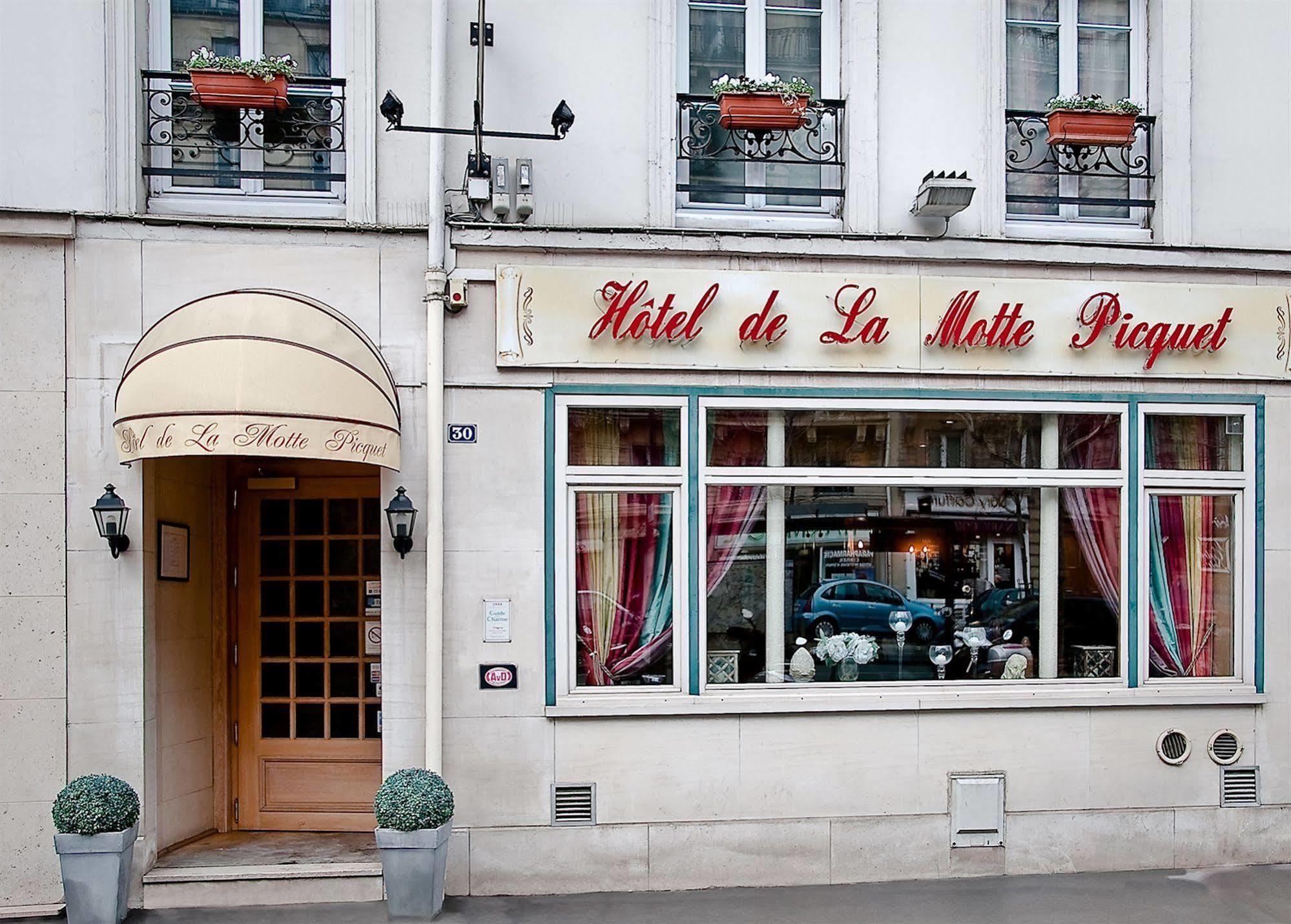 Hotel De La Motte Picquet Parigi