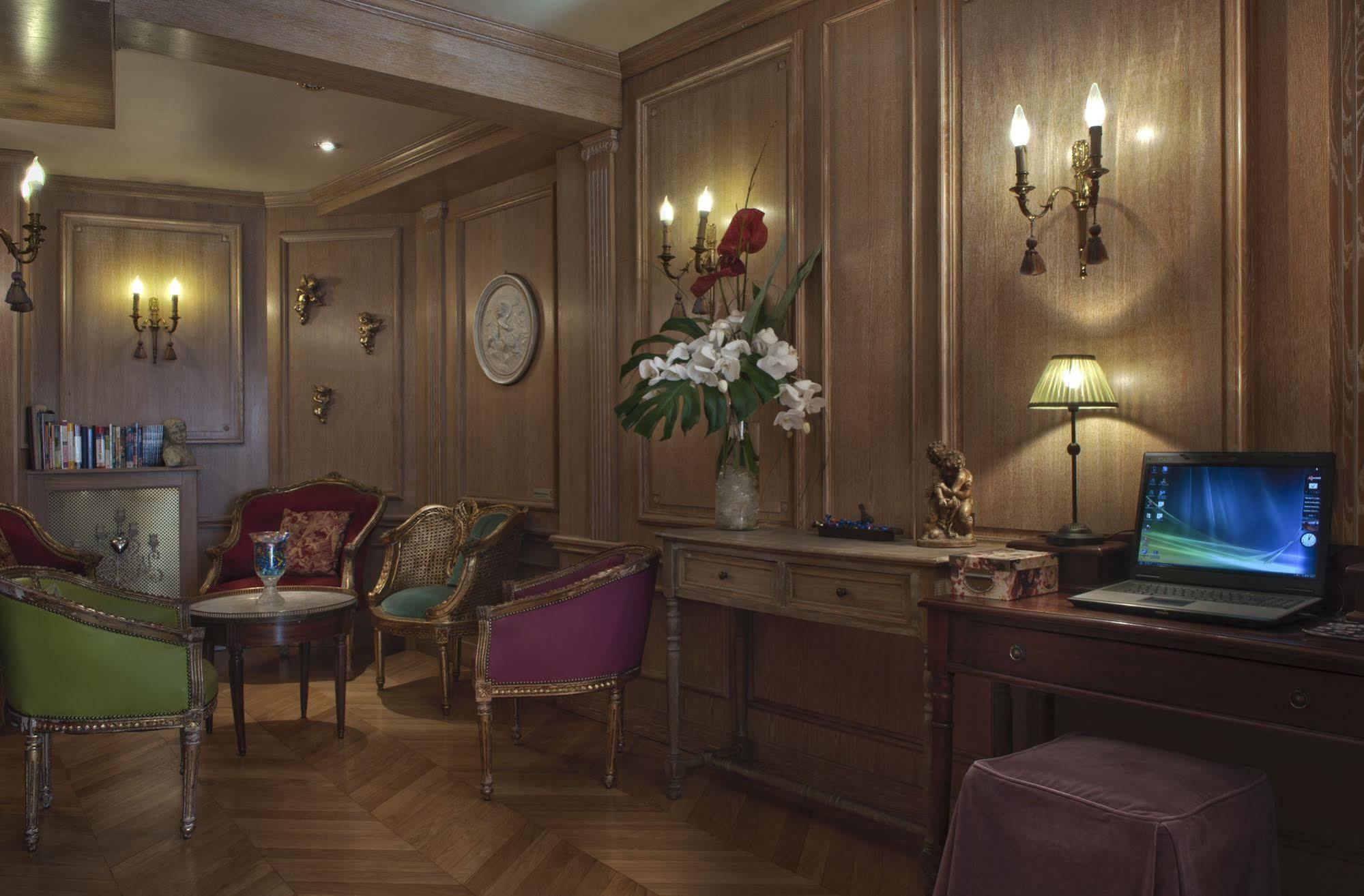 Hotel De La Motte Picquet