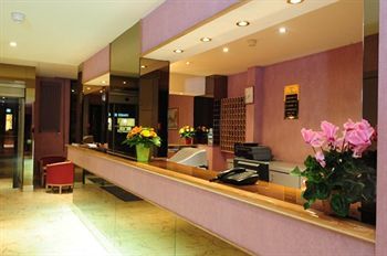 Vaugirard Hotel