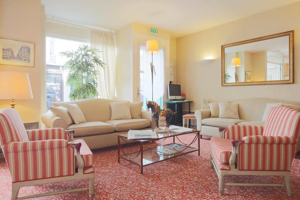 Hotel Delambre 3*