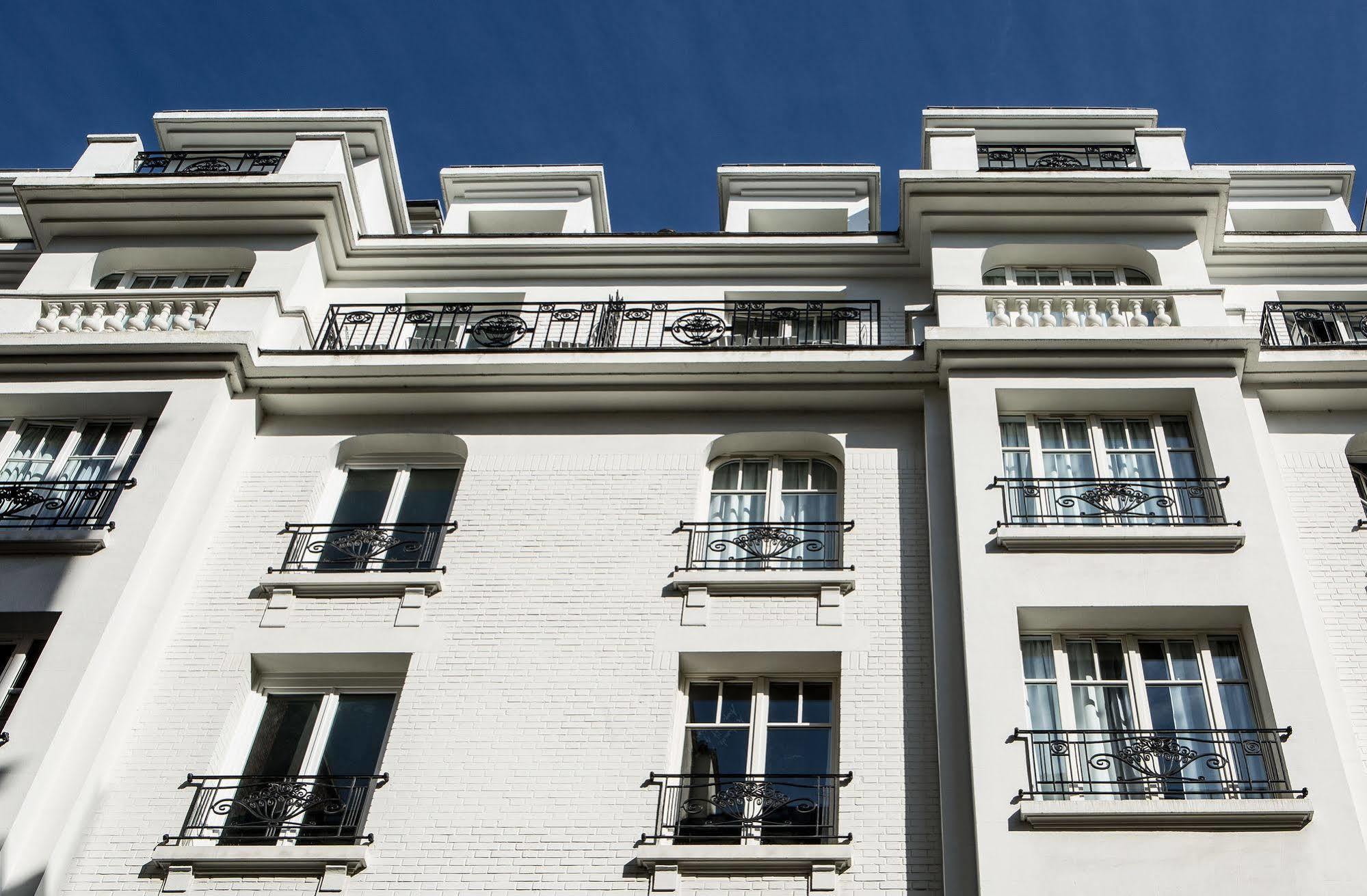 Le General 4* Paris