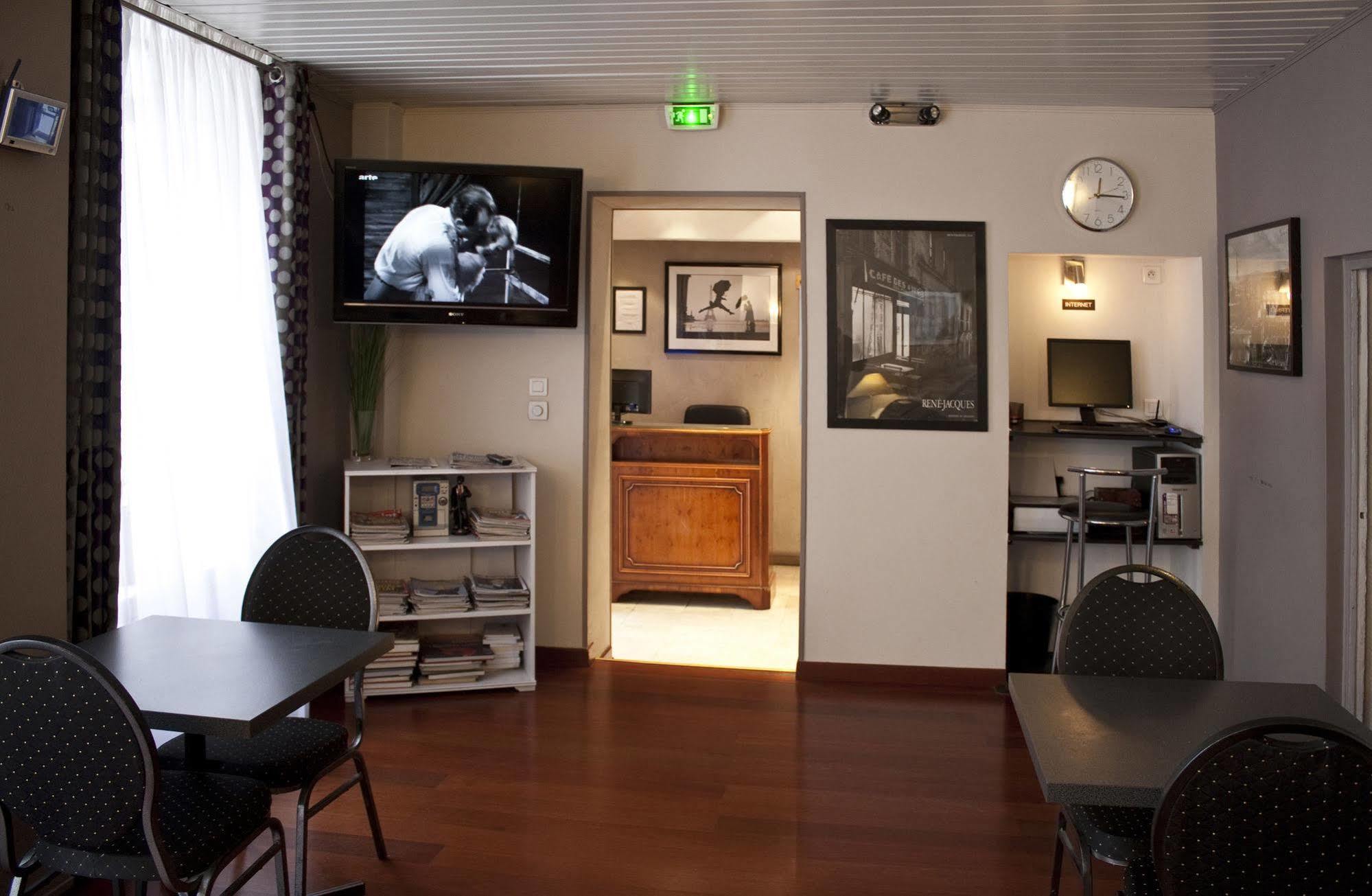 Hippodrome Hotel 2*